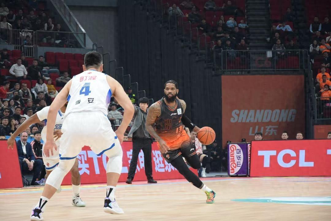开云体育app-109比82！豪取8连胜后连放大招，山东男篮作出决定，邱彪还有利好