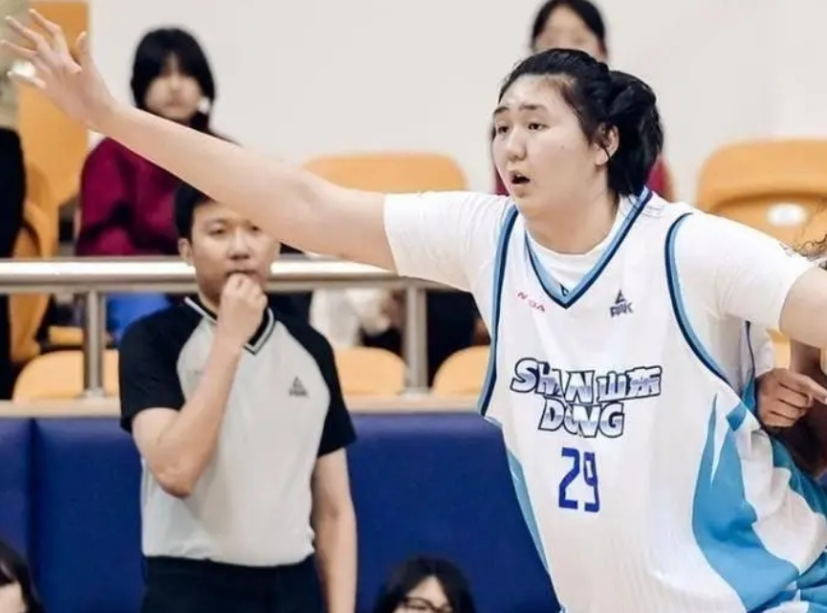 开云体育app-大爆发！张子宇首次首发8分钟19+10连创新高 率山东女篮大胜